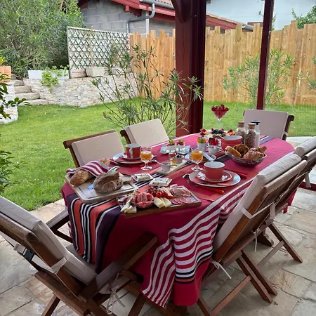 Les Hortensias Bed & Breakfast Arcangues