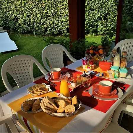 Les Hortensias Bed & Breakfast *