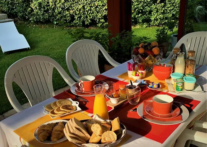 Les Hortensias Bed & Breakfast 3*